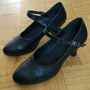 Black dancing shoes, size 37/6.5, suede outsole